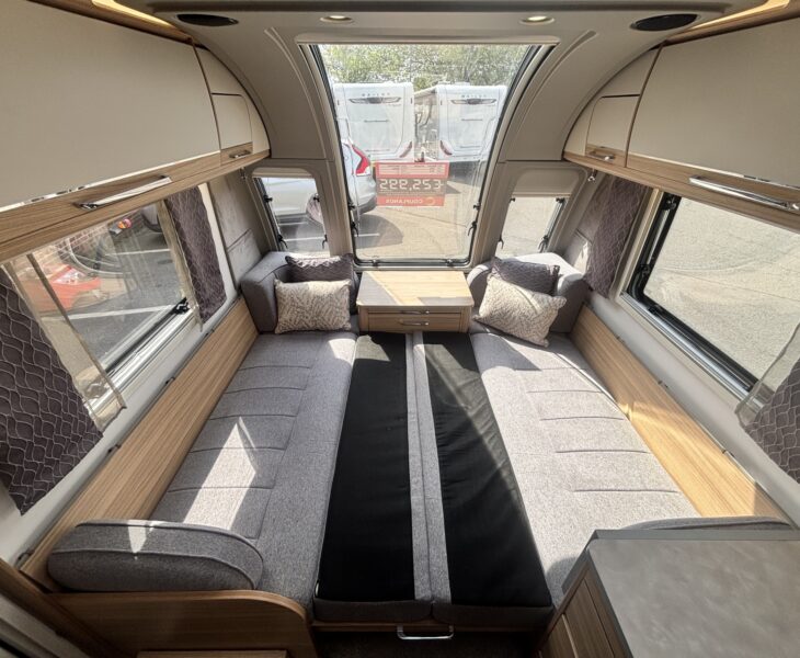 Bailey Unicorn Pamplona 2023 FRONT DOUBLE BED