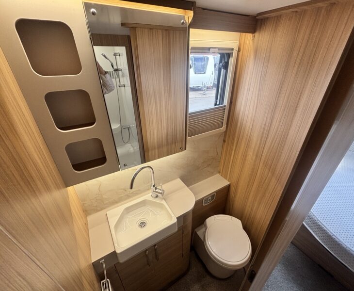 Bailey Unicorn Pamplona 2023 WASHROOM