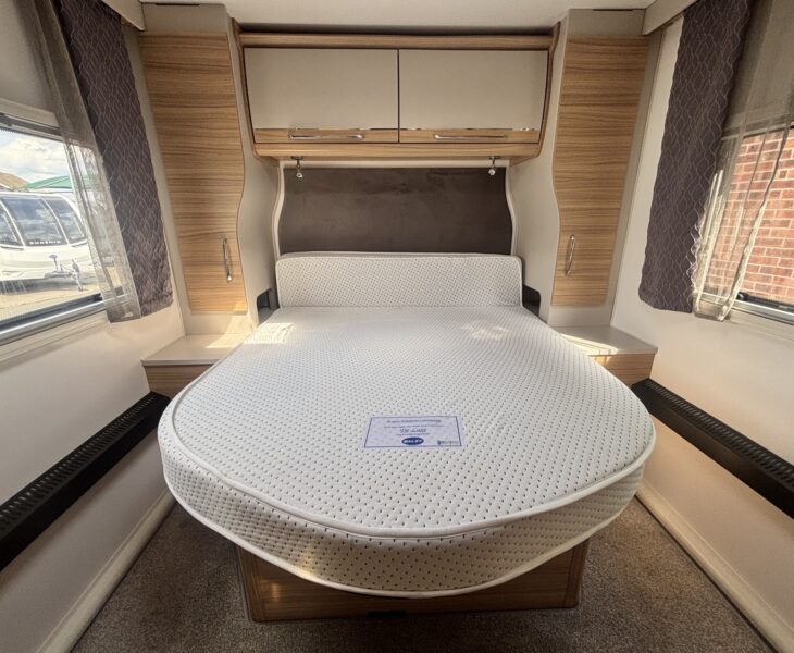 Bailey Unicorn Pamplona 2023 REAR ISLAND BED