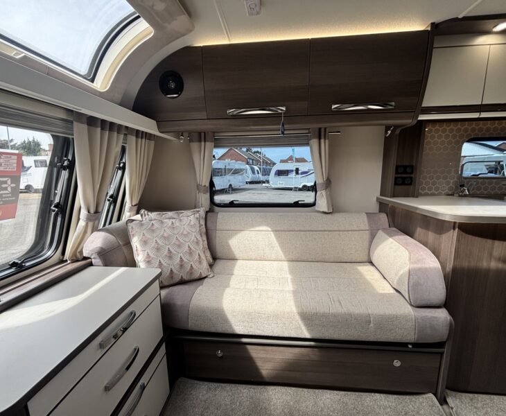 2021 Buccaneer Commodore OFFSIDE LOUNGE