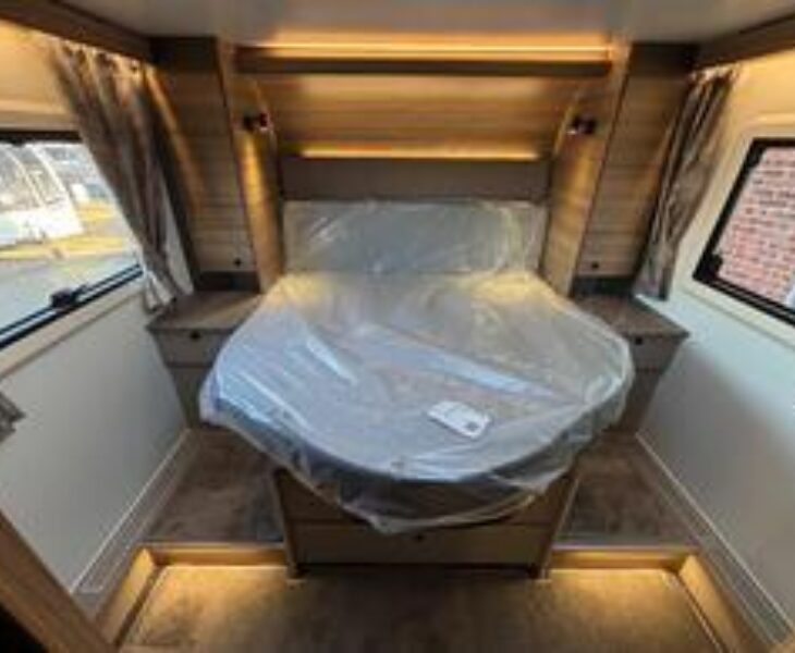 New Bailey Autograph 79-4i 2026 fixed island bed