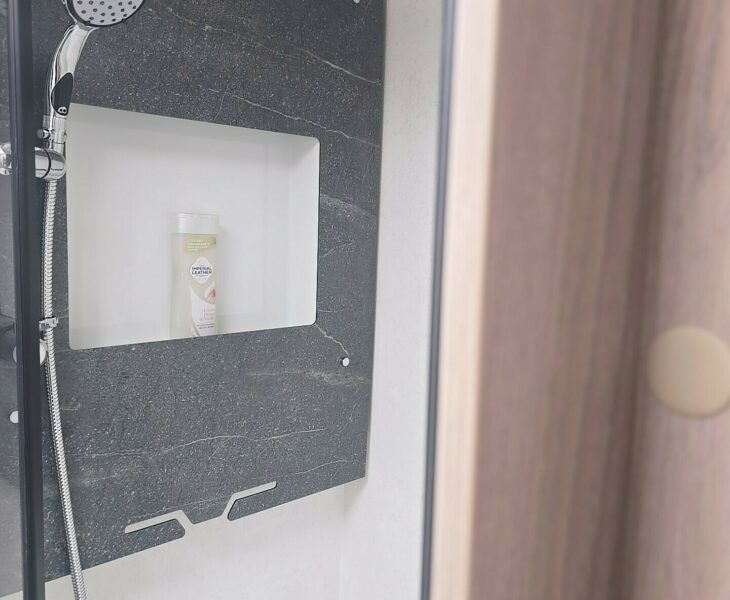 2026 CONQUEROR 480 SHOWER