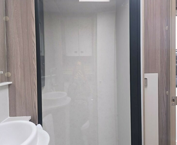 2026 CONQUEROR 480 SHOWER