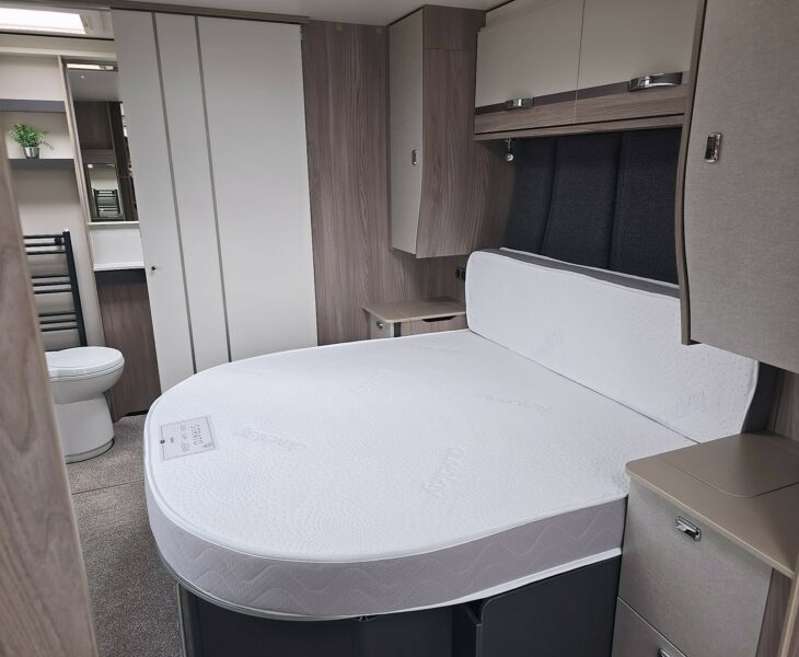 2026 CONQUEROR 645 GRANDE BED