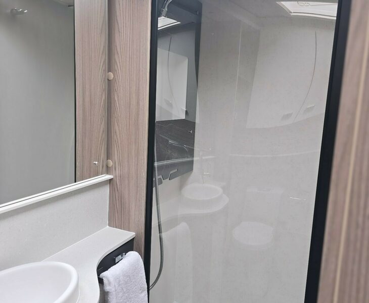 2026 CONQUEROR 645 GRANDE SHOWER