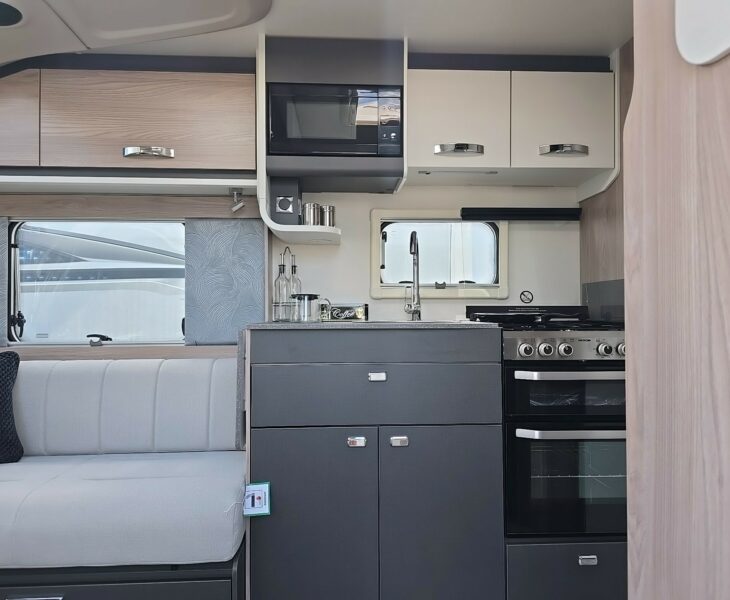 2026 SWIFT CHALLENGER 560 ENTRANCE