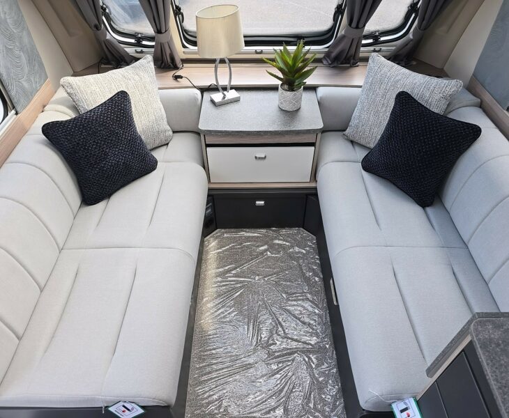 2026 SWIFT CHALLENGER 560 SEATING
