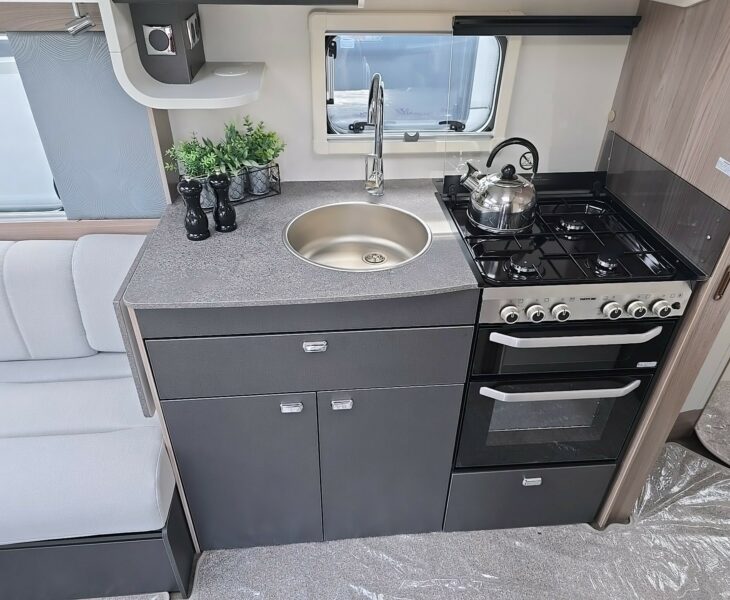 2026 SWIFT CHALLENGER 580 KITCHEN
