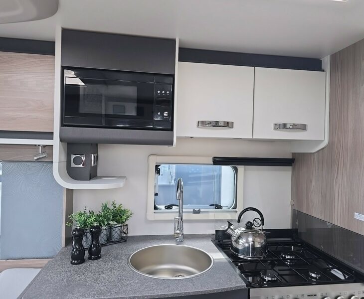 2026 SWIFT CHALLENGER 580 KITCHEN