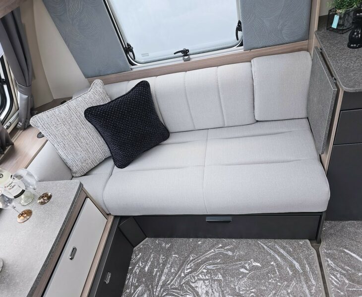 2026 SWIFT CHALLENGER 580 SEAT