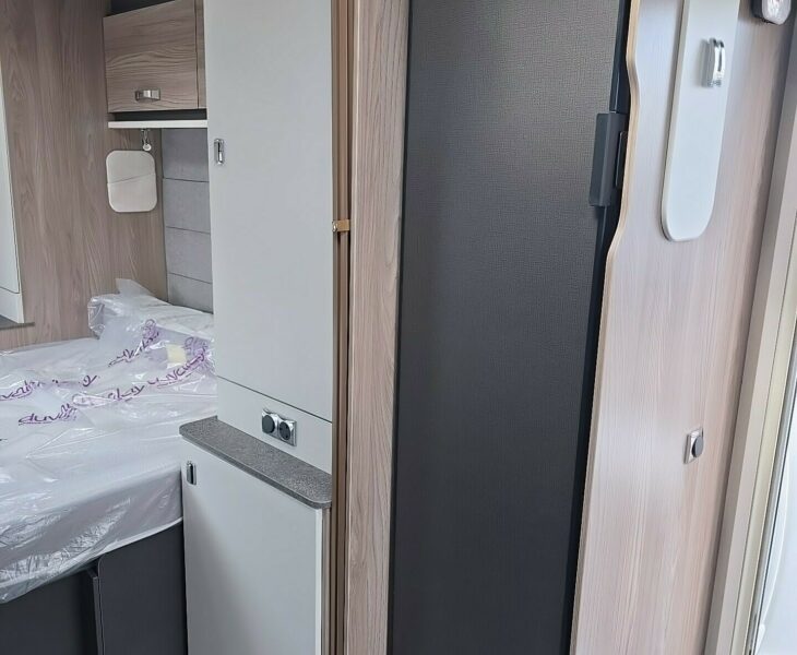 2026 SWIFT CHALLENGER 580 FRIDGE