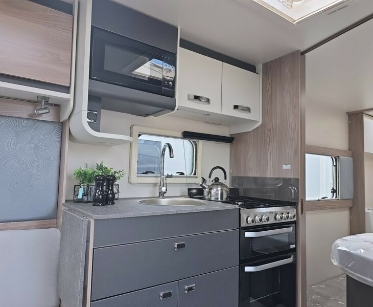 2026 SWIFT CHALLENGER 580 KITCHEN