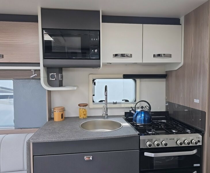 2026 SWIFT CHALLENGER  580 GRANDE KITCHEN