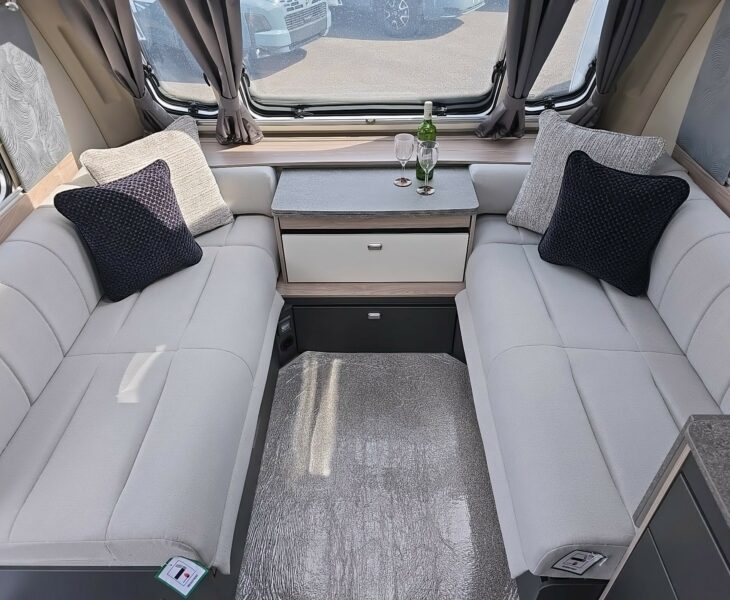 2026 SWIFT CHALLENGER  580 GRANDE SEATING