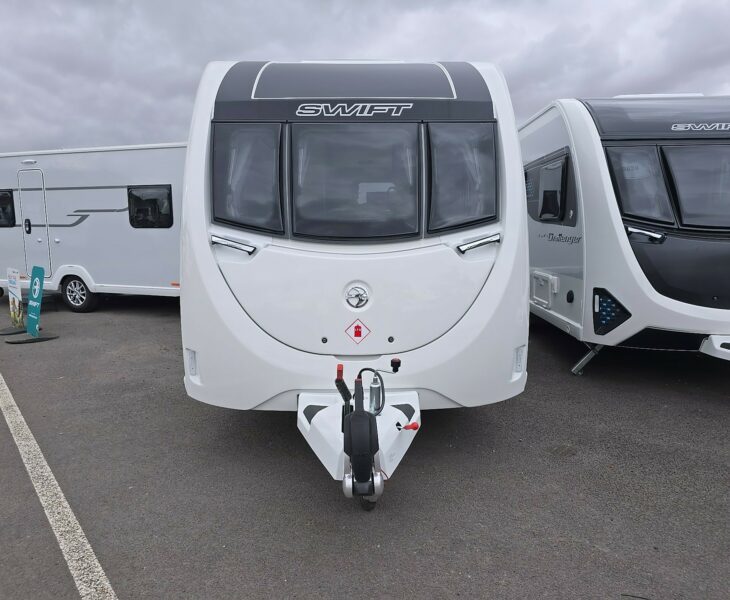 2026 SWIFT CHALLENGER 390 FRONT