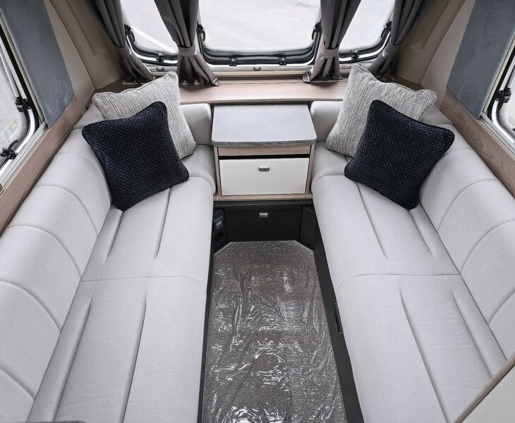 2026 SWIFT CHALLENGER 390 SEATING