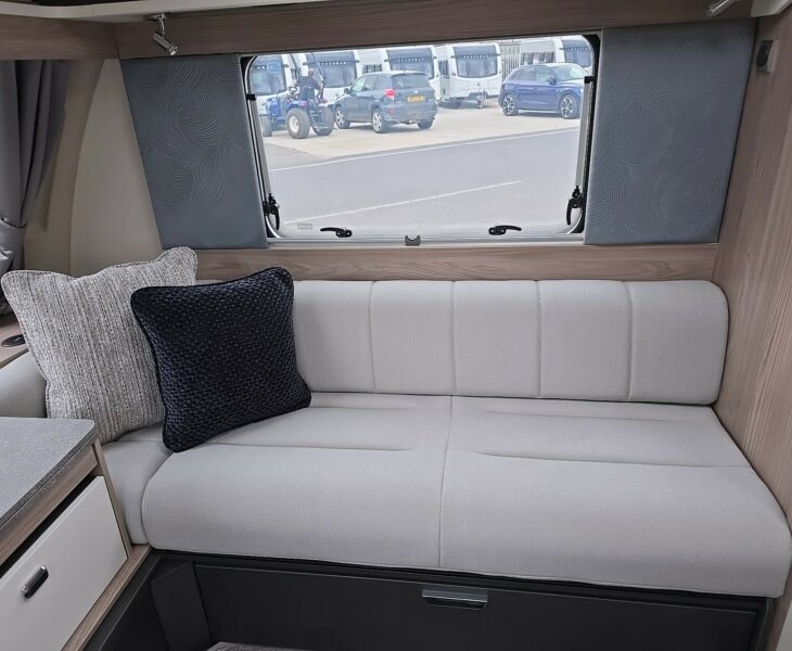 2026 SWIFT CHALLENGER 390 SEAT