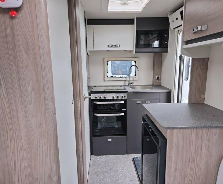 2026 SWIFT CHALLENGER 390 VIEW