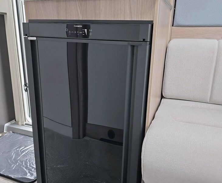 2026 SWIFT CHALLENGER 390 FRIDGE