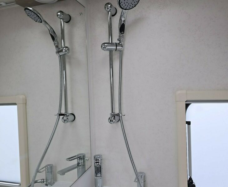 2026 SWIFT CHALLENGER 390 SHOWER