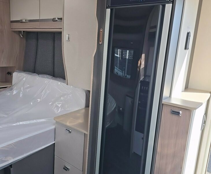 2026 SWIFT CONQUEROR 580 GRANDE FRIDGE