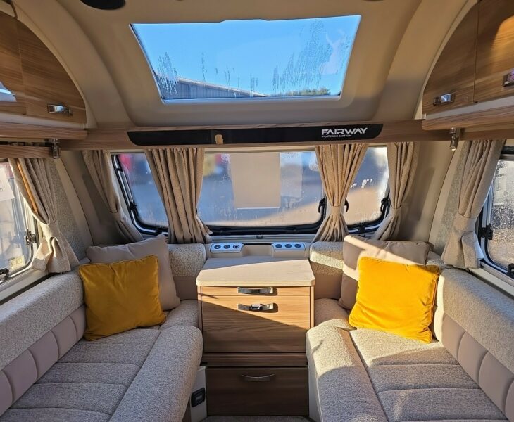 2020 SWIFT FAIRWAY PLATINUM 530 LOUNGE VIEW
