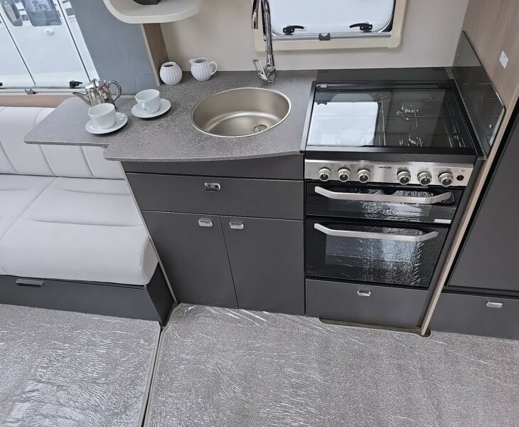 2026 SWIFT CHALLENGER 480 KITCHEN