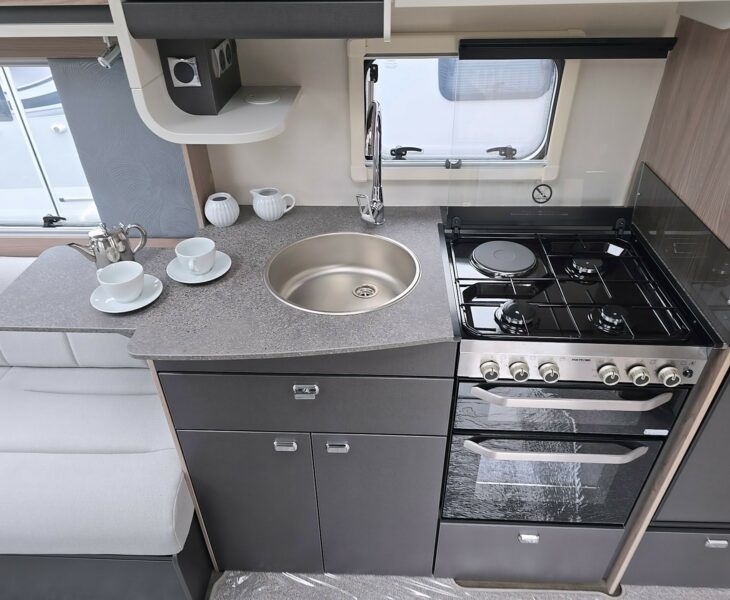 2026 SWIFT CHALLENGER 480 KITCHEN