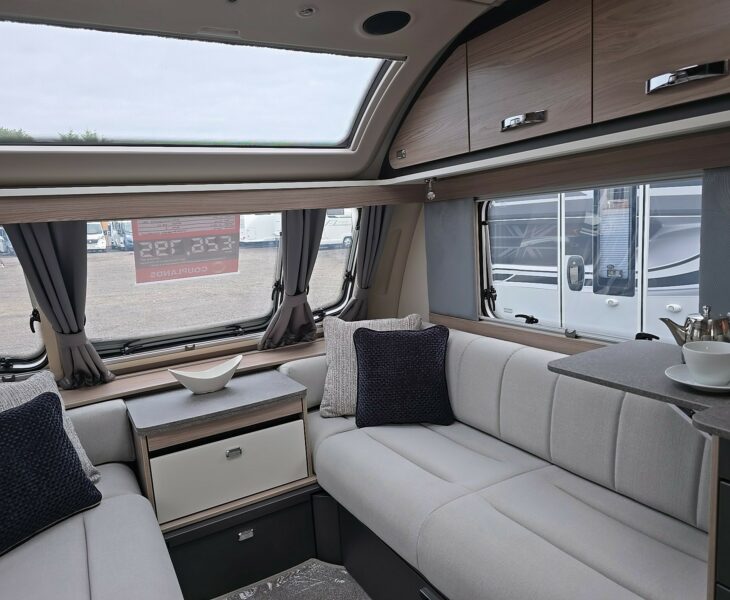 2026 SWIFT CHALLENGER 480 LOUNGE VIEW