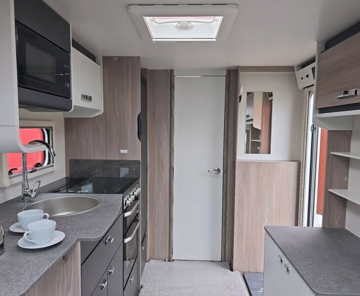 2026 SWIFT CHALLENGER 480 FRONT TO REAR