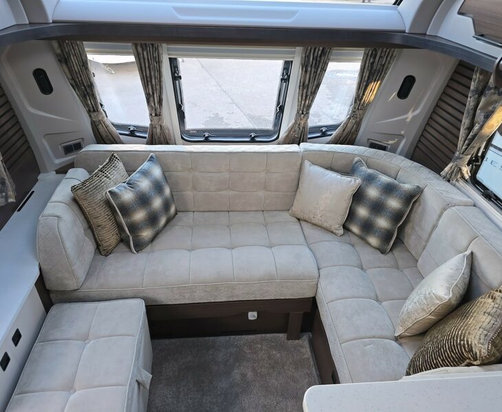 2026 LUSSO 1 SEATING