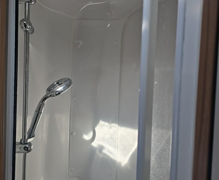 2017 SWIFT ELEGANCE 480 SHOWER