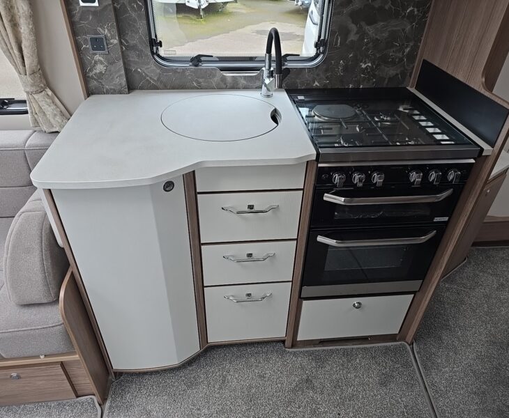 2025 COACHMAN VIP 575