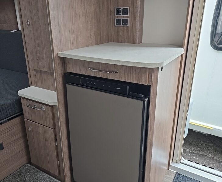 2025 COACHMAN VIP 575