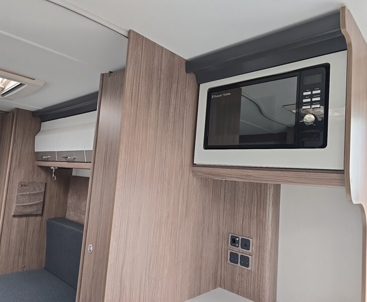 2025 COACHMAN VIP 575