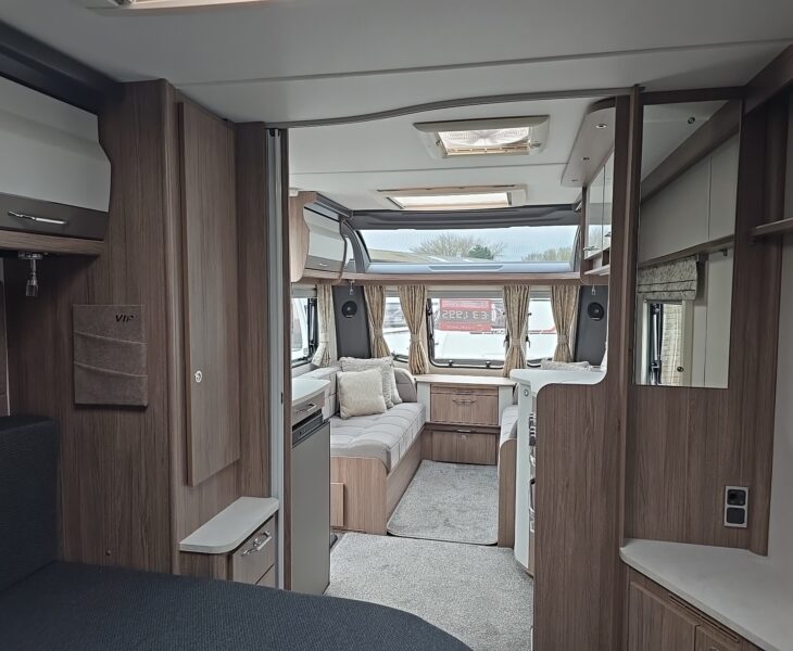 2025 COACHMAN VIP 575