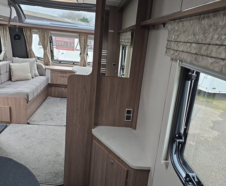 2025 COACHMAN VIP 575