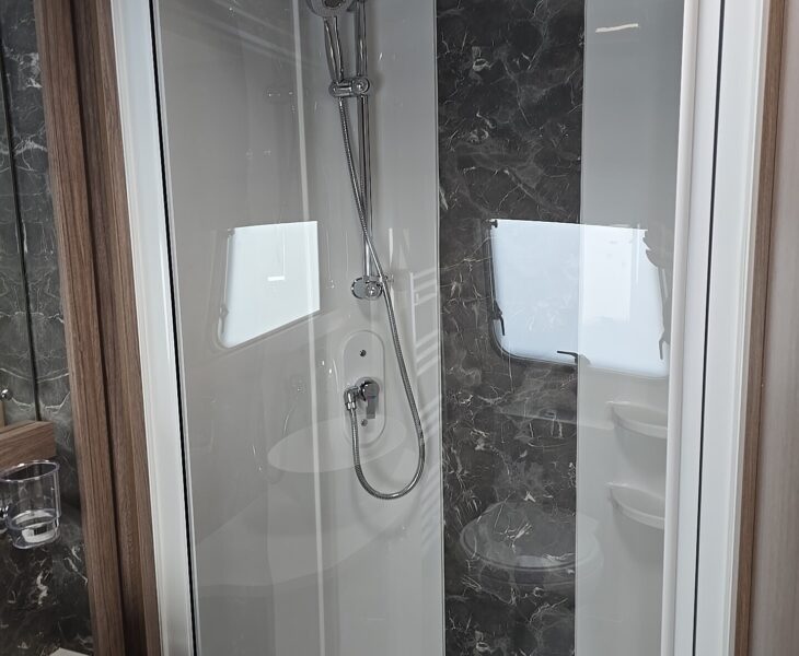 2025 COACHMAN VIP 575