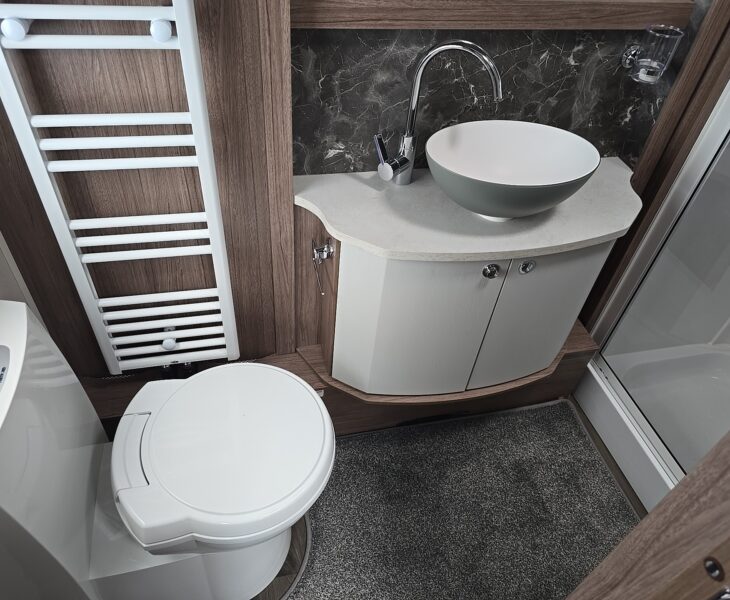 2025 COACHMAN VIP 575