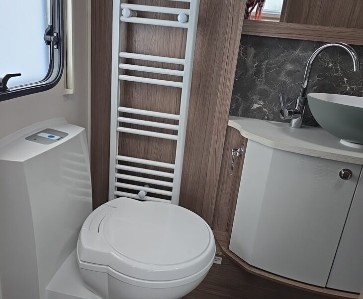 2025 COACHMAN VIP 575