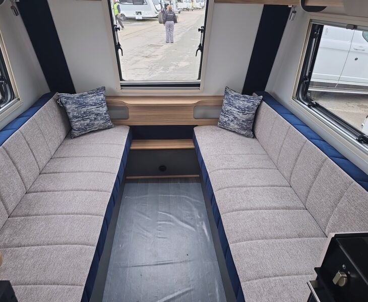 2026 Bailey Discovery D4-2 Seating