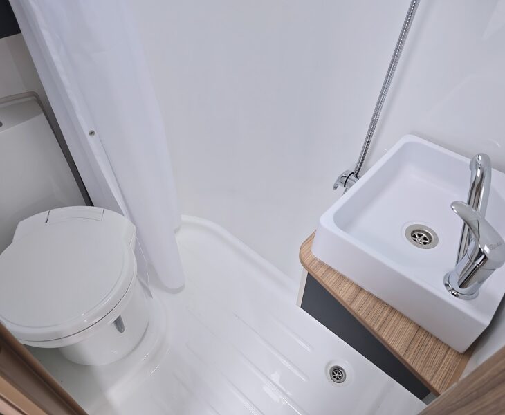 2026 Bailey Discovery D4-2 Washroom