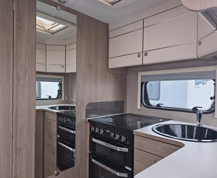 2018 COMPASS CASITA KENSINGTON 462