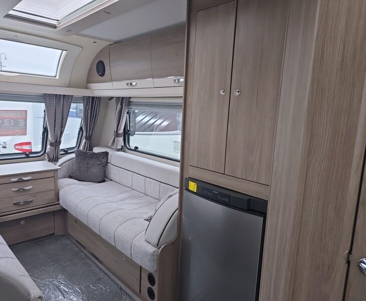 2018 COMPASS CASITA KENSINGTON 462