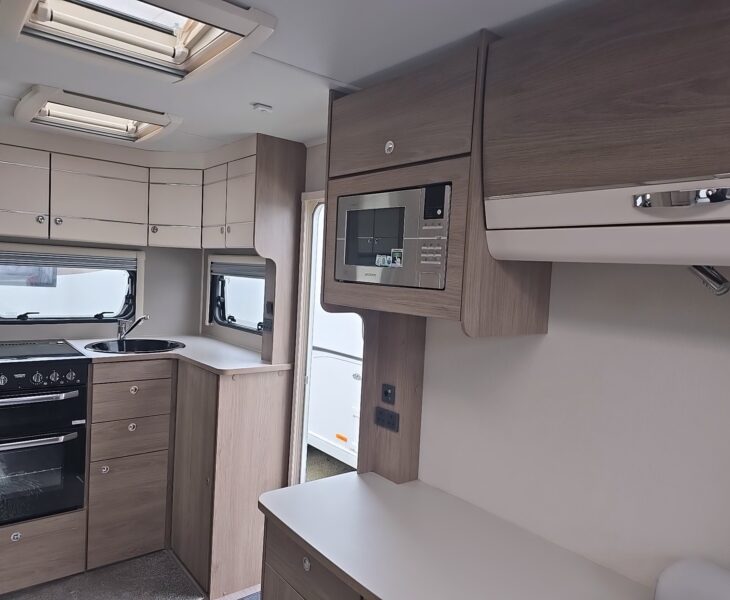 2018 COMPASS CASITA KENSINGTON 462