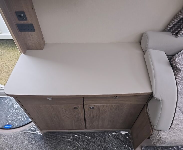 2018 COMPASS CASITA KENSINGTON 462