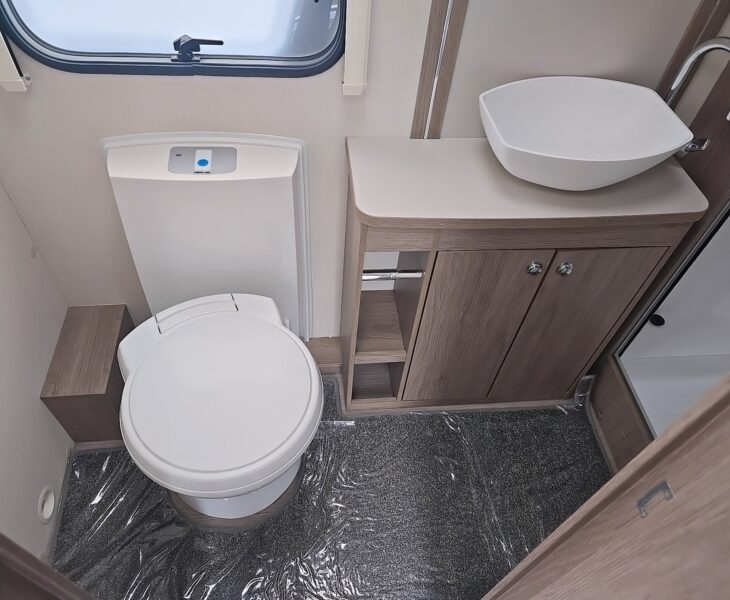 2018 COMPASS CASITA KENSINGTON 462