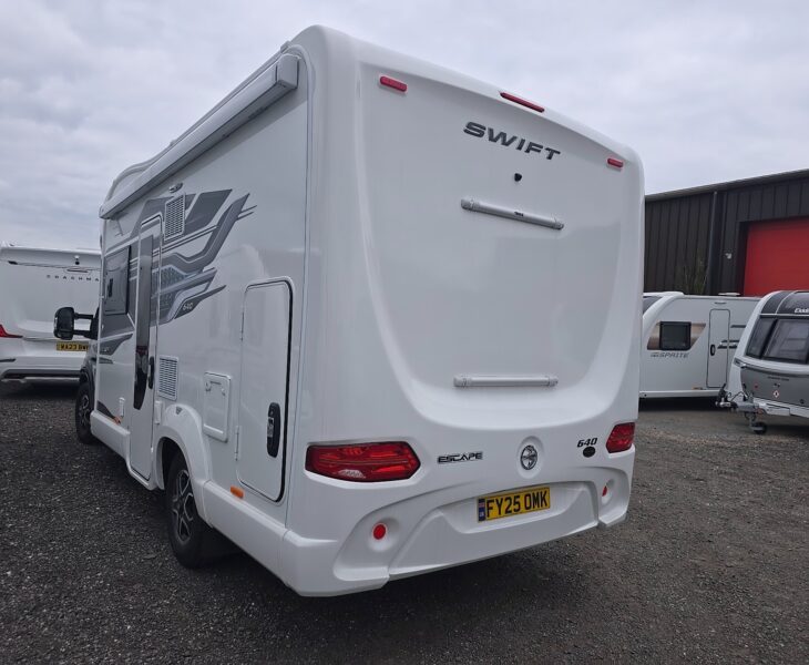 2025 SWIFT ESCAPE 640 REAR N/S