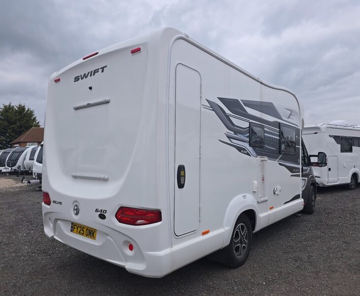2025 SWIFT ESCAPE 640 REAR O/S