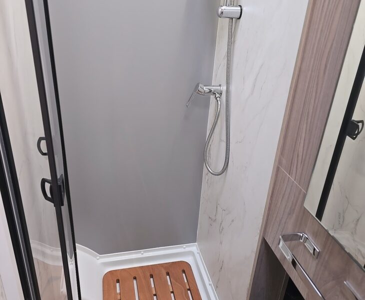 2025 SWIFT ESCAPE 640 SHOWER